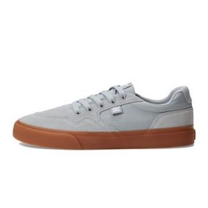 New in Box! DC Rowlan Shoes. Size 8.5 Mens.